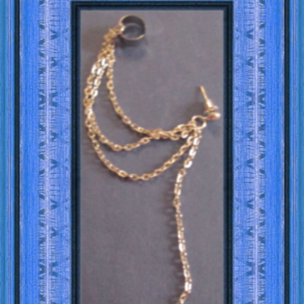Silver Tone Chain With Leaf Design Ear Cuff